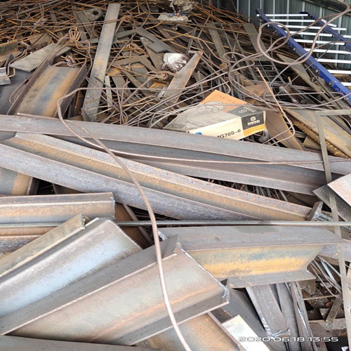 成都市金堂縣廢銅回收價格多少一斤電話18980010174，沙漠中如何建電塔？我國首（shǒu）個“沙（shā）戈荒”風光電基（jī）地外送電特高壓工程開工